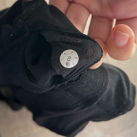 Lululemon Mesh Detail Reversible Sports Bra | Size 8 - Picture 6 of 6
